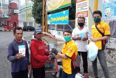 CBR Club Indonesia (CCI) Gresik Bagi-bagi  Ratusan Masker Dan Hand Sanitizer