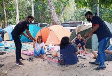 Tourgab Dan Bagi Masker Gratis Paguyuban Honda CBR Indonesia (PHCI) Di Pantai Kondang Merak Malang