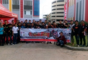 Biker Honda CBR Palembang Belajar Balap di All New Honda CBR150R Track Day