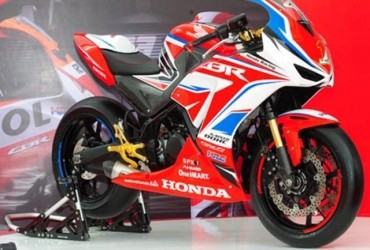 Inspirasi Modifikasi Honda CBR 150R, Makin Sporty Dengan Pelek Besar 
