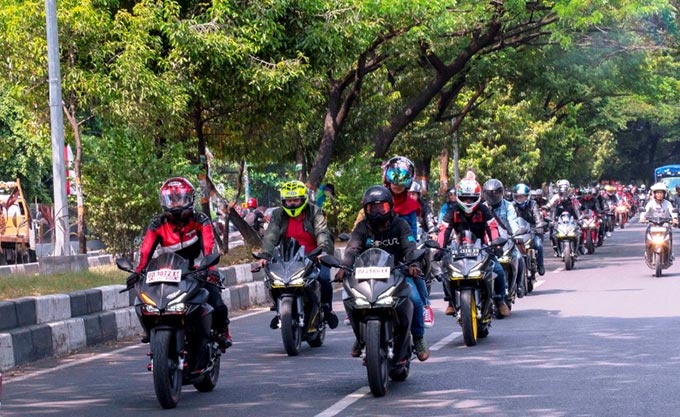 Astra Motor Makassar Ajak 51 Anggota Komunitas CBR Nobar