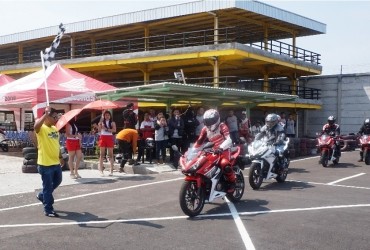 1.900 Bikers Honda CBR Ikuti All New Honda CBR150R Track Day